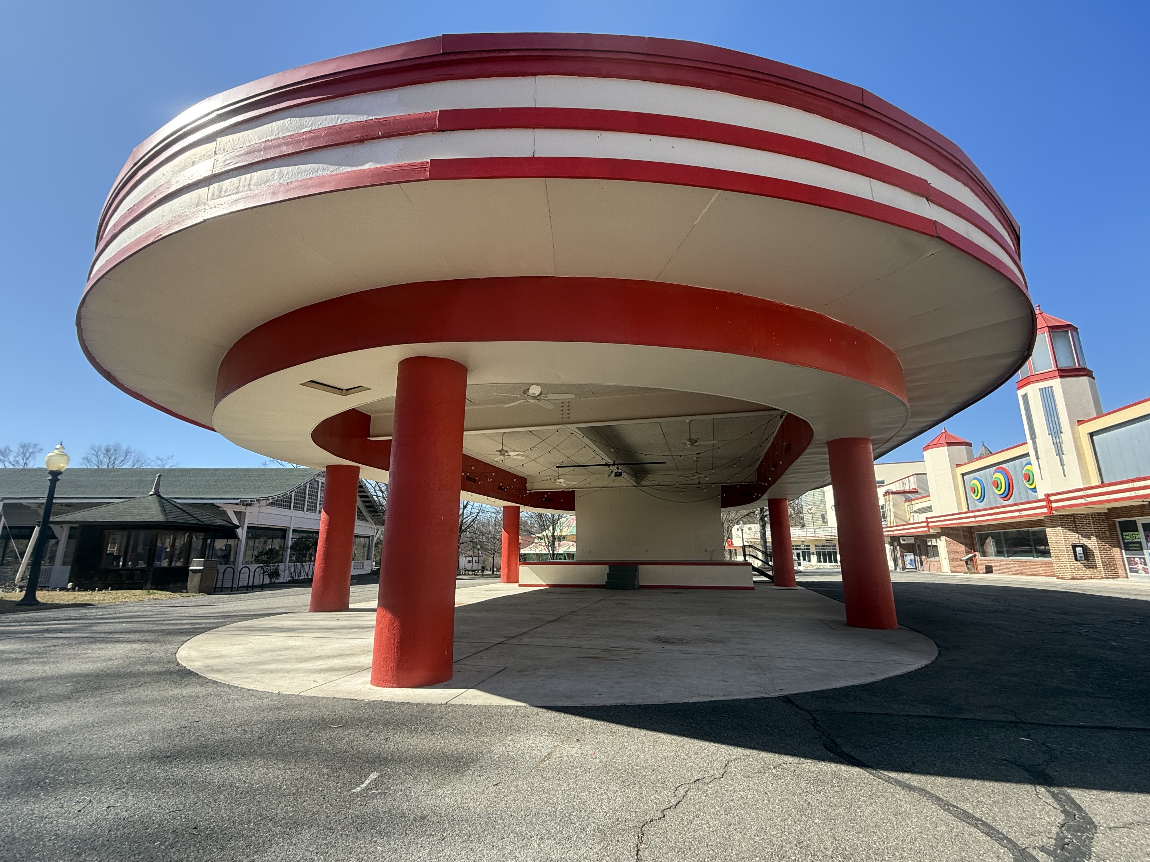 Red Cuddle Up Pavilion stage